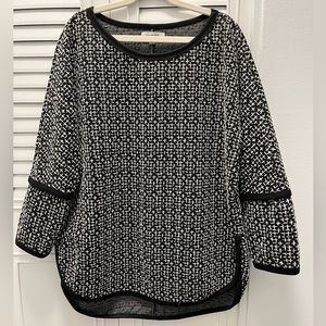 Max Studio black and white high-low knit tunic pullover